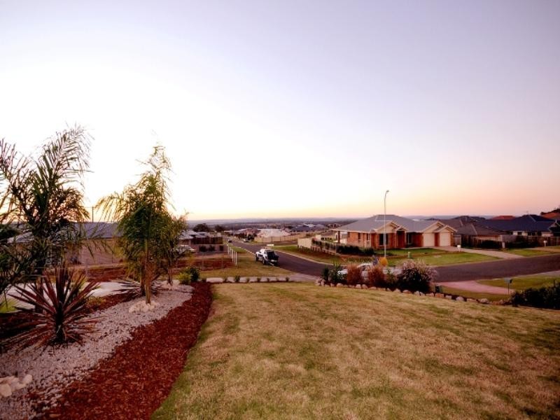 34 Smythe Drive, Highfields QLD 4352