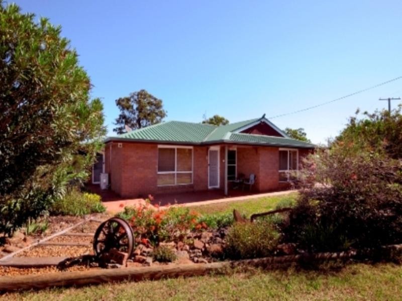 3 Kikuyu Court, Meringandan West QLD 4352