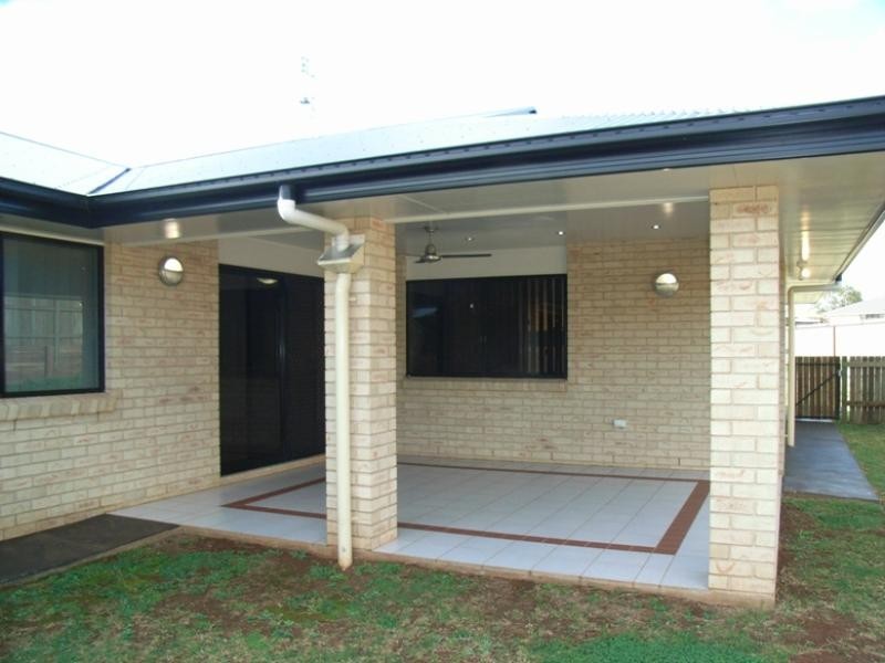 26 Smythe Drive, Highfields QLD 4352