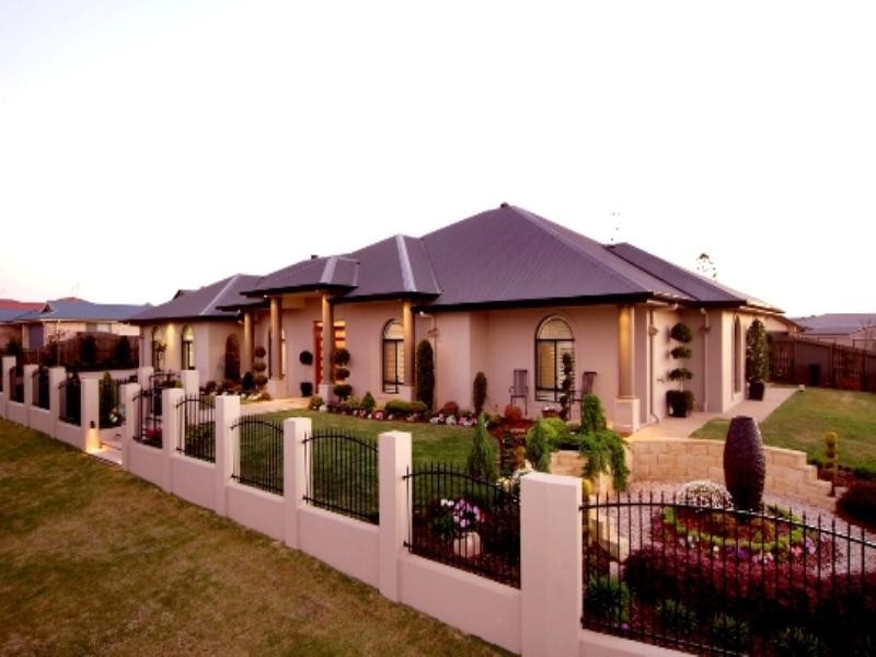 2 Cockatoo Court, Highfields QLD 4352