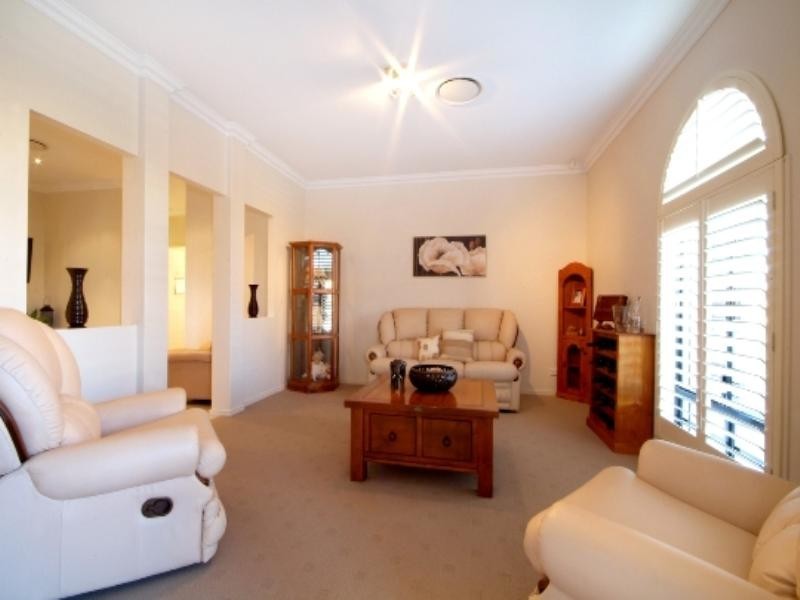 2 Cockatoo Court, Highfields QLD 4352