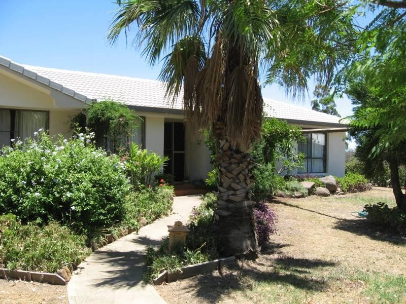 21 Clifford Street, Meringandan QLD 4352