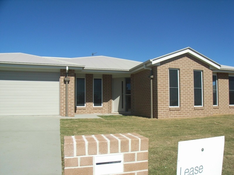 7 Camborne Street, Highfields QLD 4352