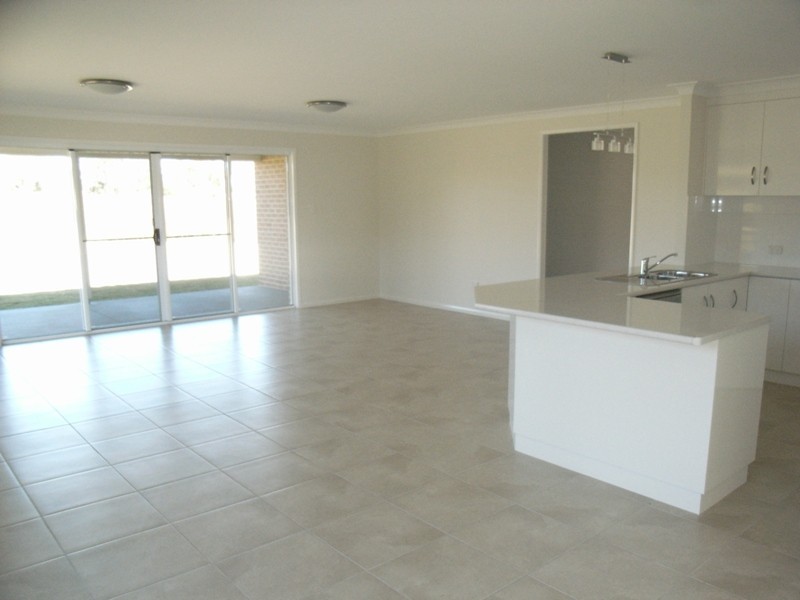 7 Camborne Street, Highfields QLD 4352