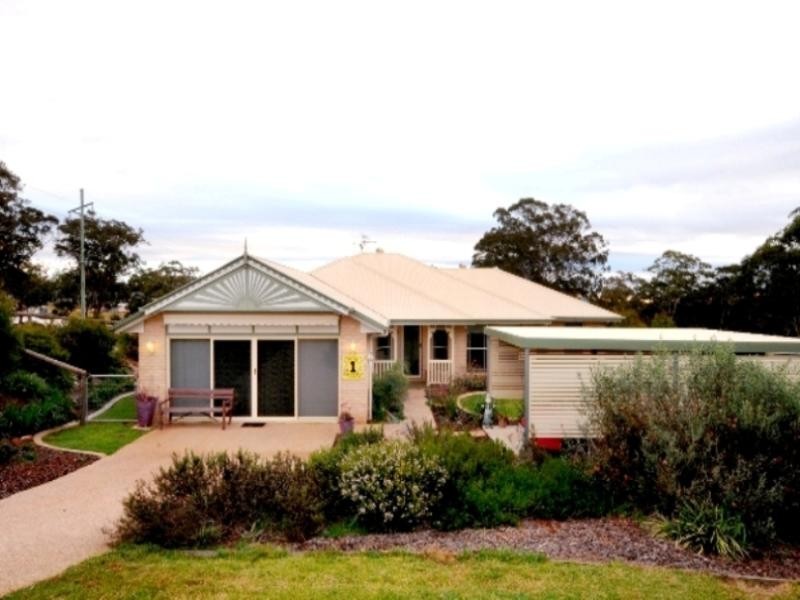 1 Kimdon Crescent, Highfields QLD 4352