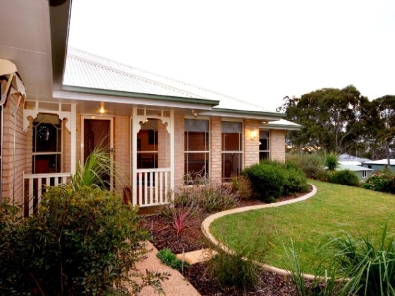 1 Kimdon Crescent, Highfields QLD 4352
