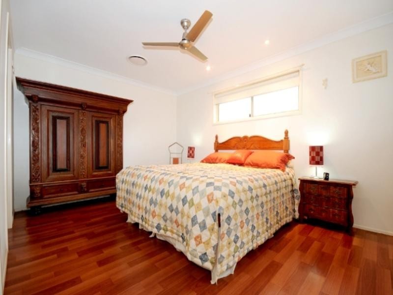 1 Kimdon Crescent, Highfields QLD 4352