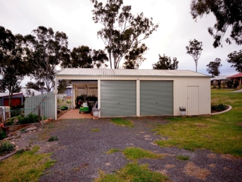 1 Kimdon Crescent, Highfields QLD 4352