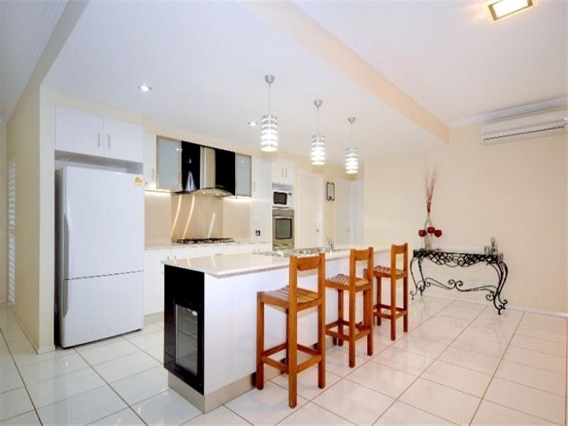 2/26 Andersson Court, Highfields QLD 4352