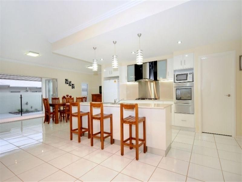 2/26 Andersson Court, Highfields QLD 4352