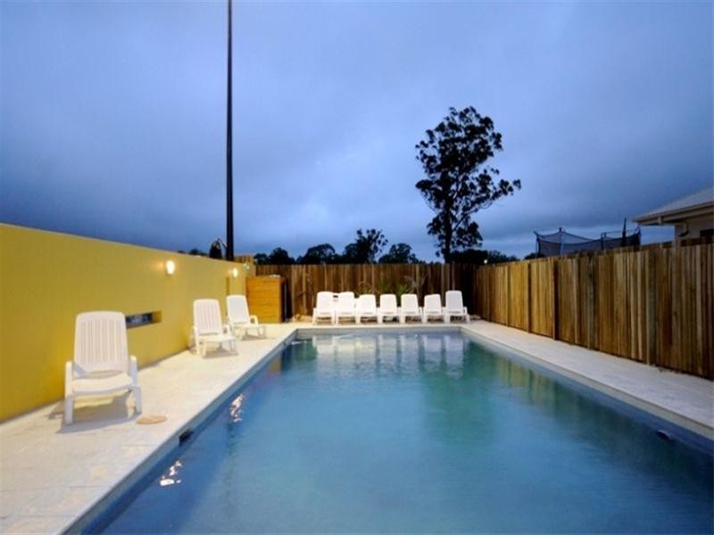 2/26 Andersson Court, Highfields QLD 4352