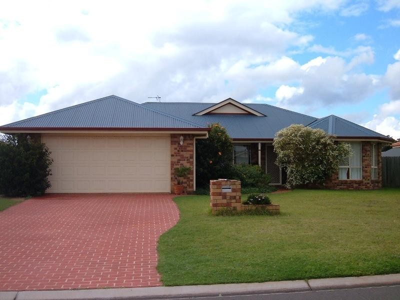 11 Mottee Crescent, Highfields QLD 4352