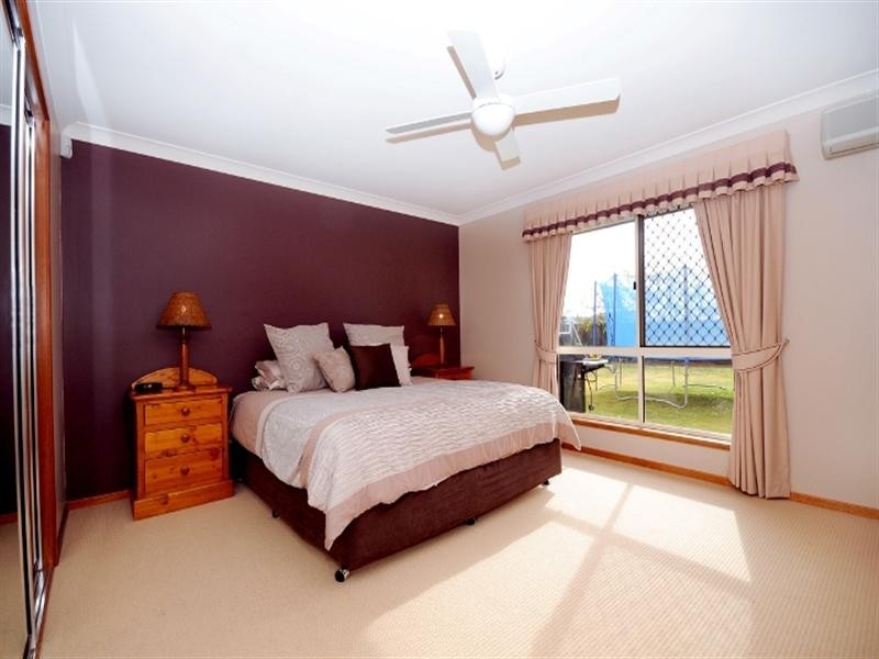 8 Garvan Court, Highfields QLD 4352