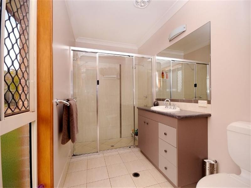 8 Garvan Court, Highfields QLD 4352