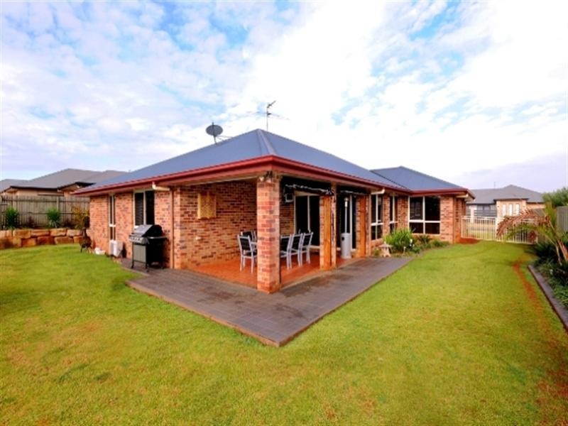 8 Garvan Court, Highfields QLD 4352