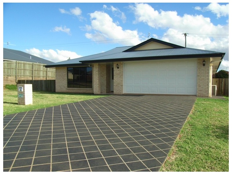 26 Smythe Drive, Highfields QLD 4352