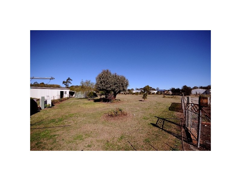 21 Clifford Street, Meringandan West QLD 4352