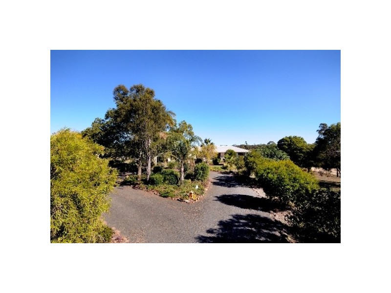 21 Clifford Street, Meringandan West QLD 4352