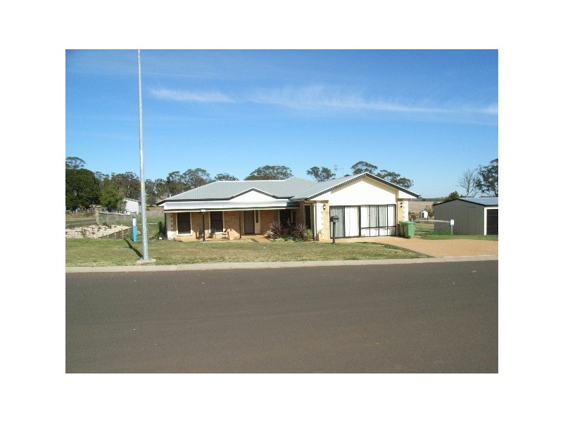 5 Mercedes Drive, Highfields QLD 4352