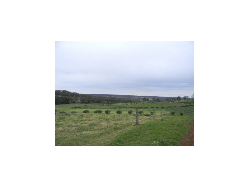 70 Pioneer Road, Geham QLD 4352