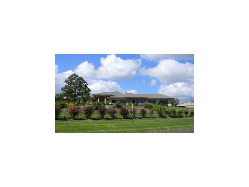 4 Kimberley Court, Blue Mountain Heights QLD 4350