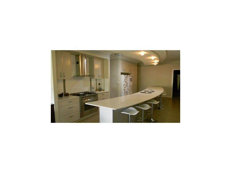 4 Kimberley Court, Blue Mountain Heights QLD 4350
