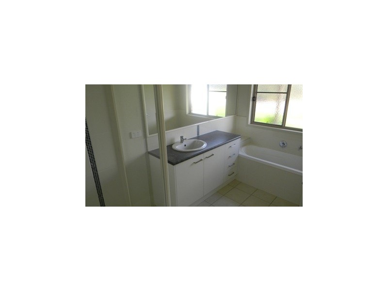 5 Willis Road, Meringandan West QLD 4352