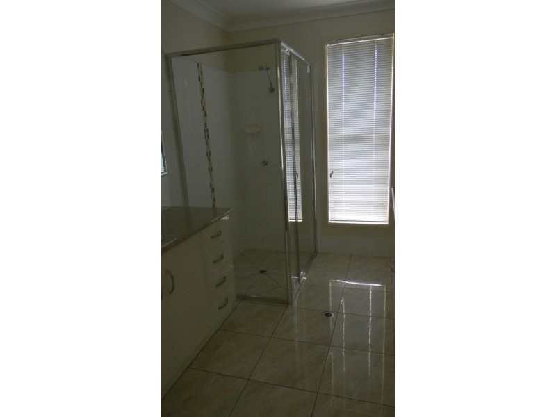 17 Camborne Street, Highfields QLD 4352