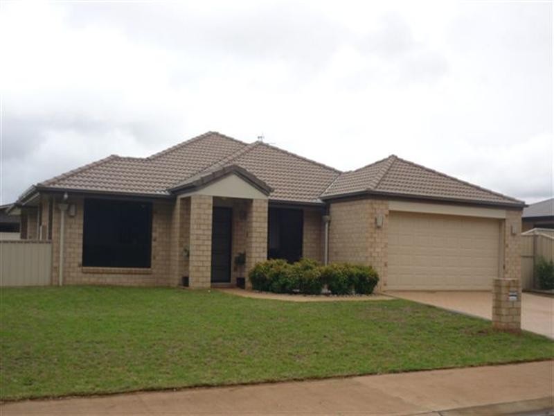 31 Polzin Road, Highfields QLD 4352