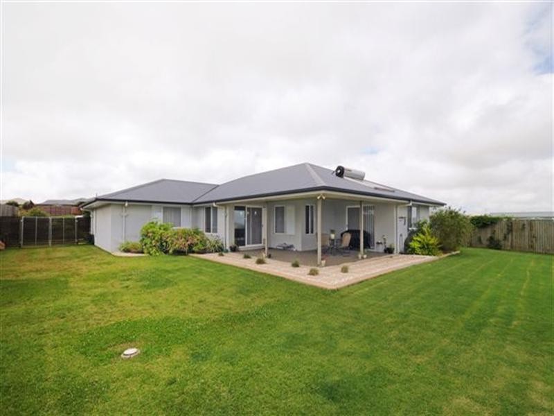7 Campbell Drive, Highfields QLD 4352