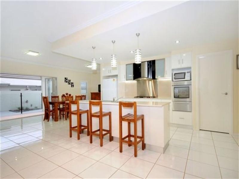 2/26 Andersson Court, Highfields QLD 4352