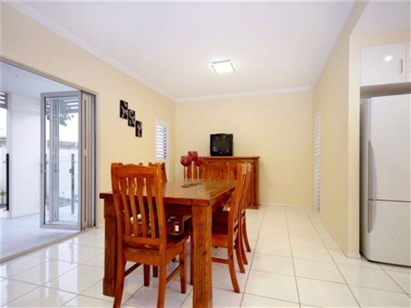 2/26 Andersson Court, Highfields QLD 4352