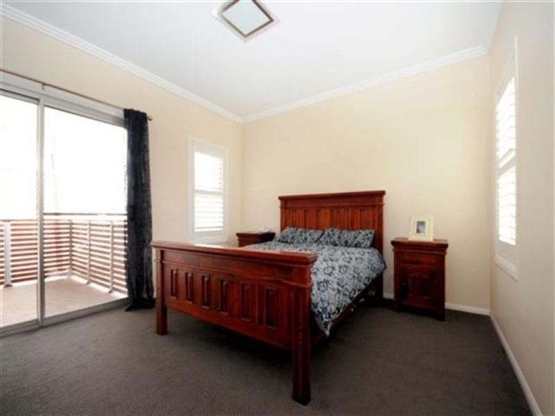 2/26 Andersson Court, Highfields QLD 4352