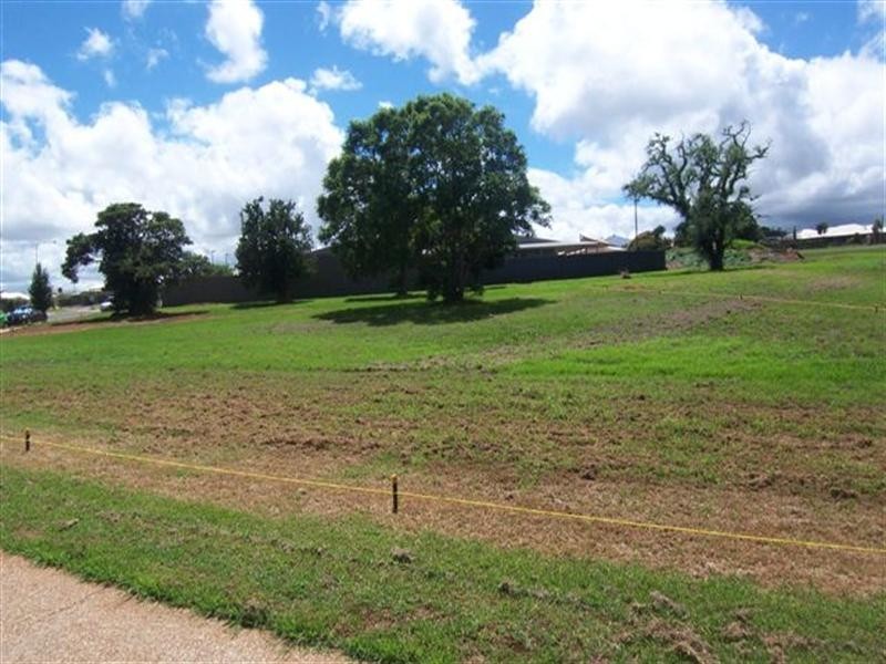 6 Highgrove Drive, Highfields QLD 4352