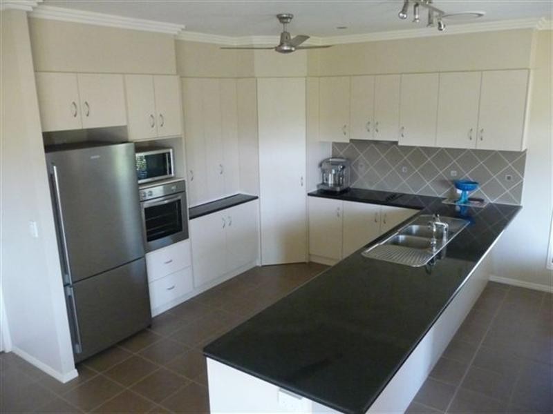 4 Emily Court, Highfields QLD 4352