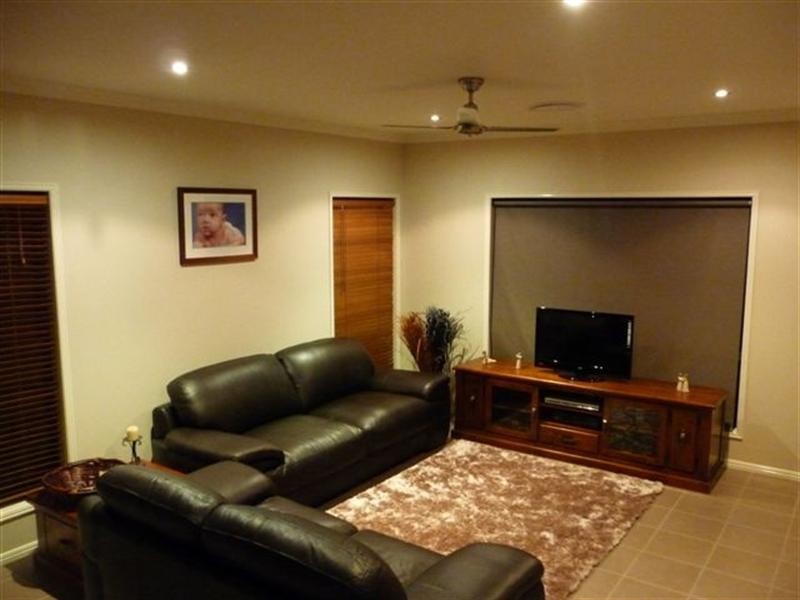 4 Emily Court, Highfields QLD 4352