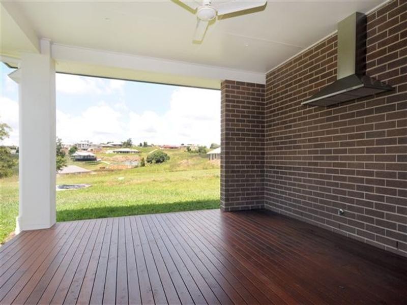 61 Federation Drive, Highfields QLD 4352