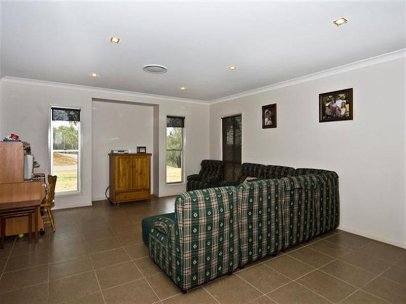 19 Bogong Court, Spring Bluff QLD 4352