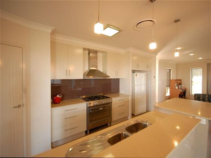 19 Bogong Court, Highfields QLD 4352