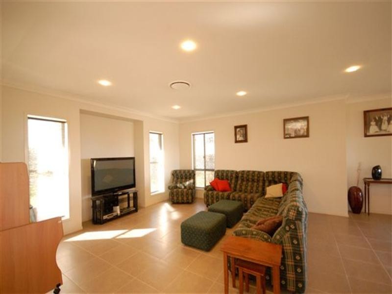 19 Bogong Court, Highfields QLD 4352