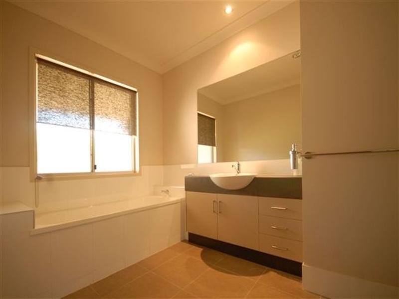 19 Bogong Court, Highfields QLD 4352