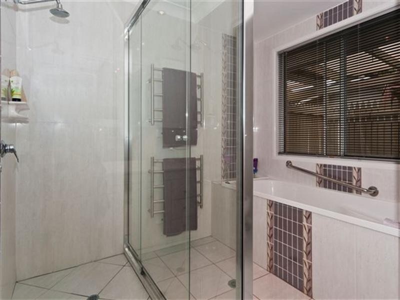 1 Hull Court, Highfields QLD 4352