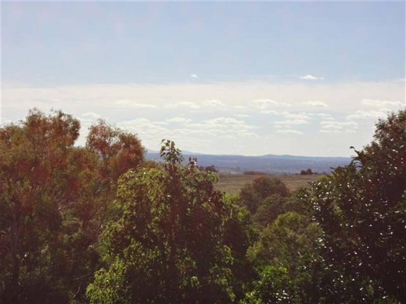 32 Woolmer Road, Highfields QLD 4352