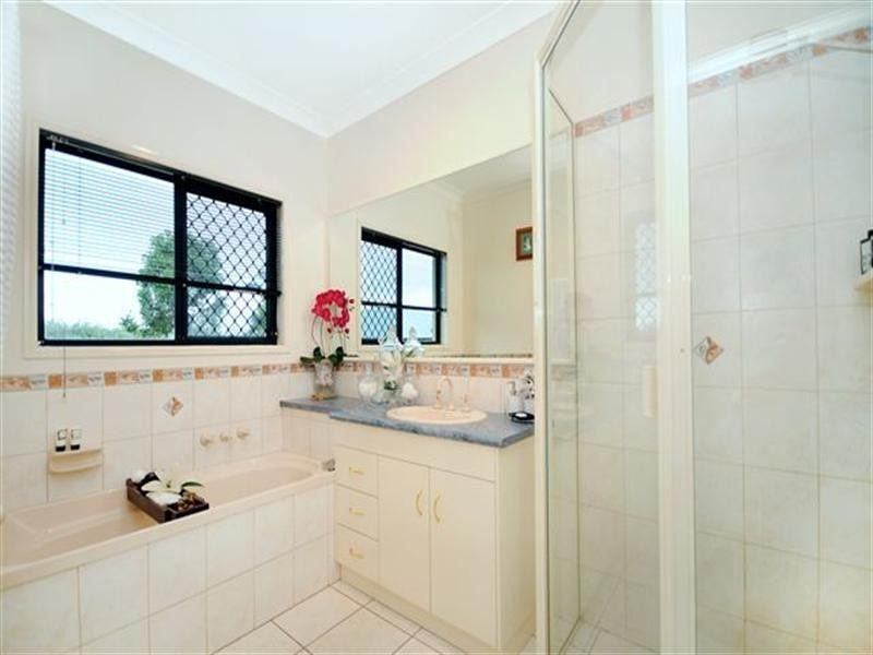 12 Powell Court, Highfields QLD 4352