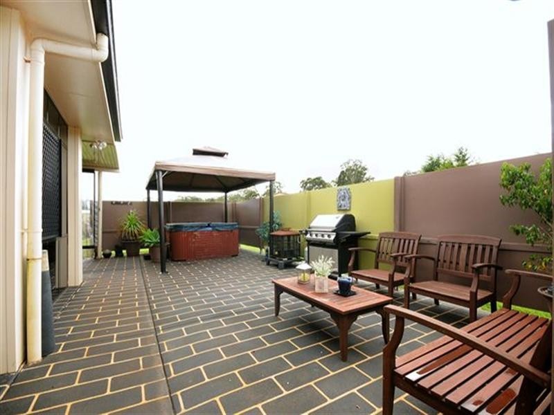 12 Powell Court, Highfields QLD 4352