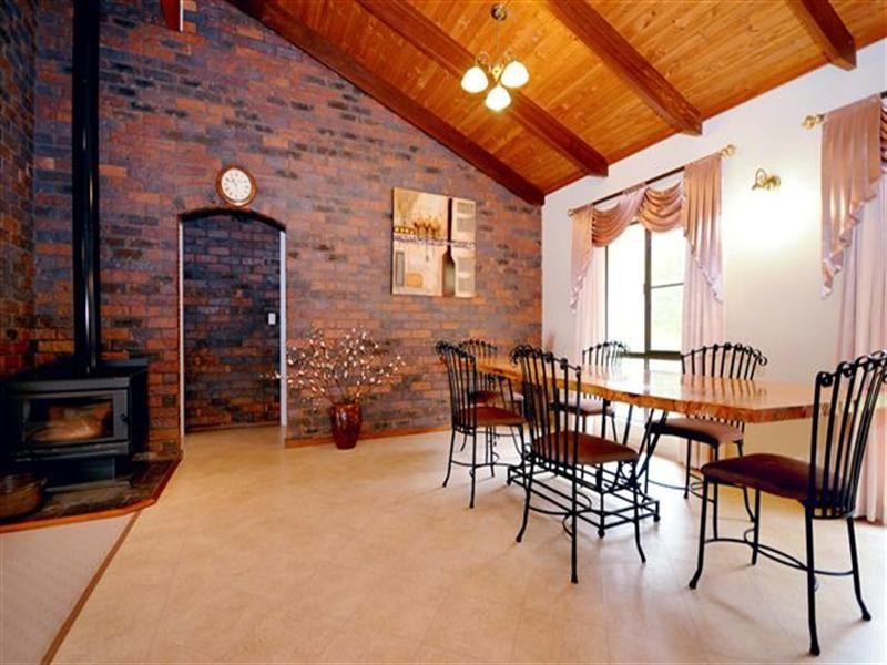 2124 Murphys Creek Road, Blue Mountain Heights QLD 4350