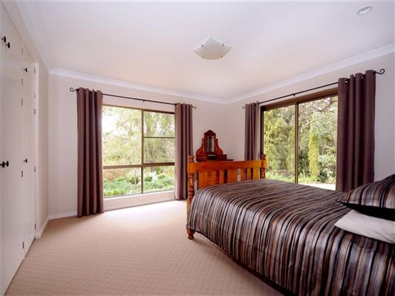 2124 Murphys Creek Road, Blue Mountain Heights QLD 4350