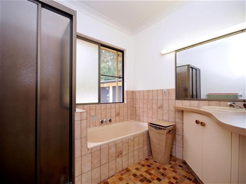 2124 Murphys Creek Road, Blue Mountain Heights QLD 4350