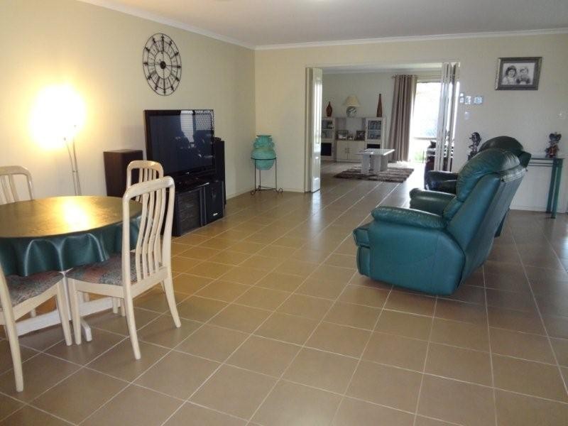 8 Susie Court, Highfields QLD 4352