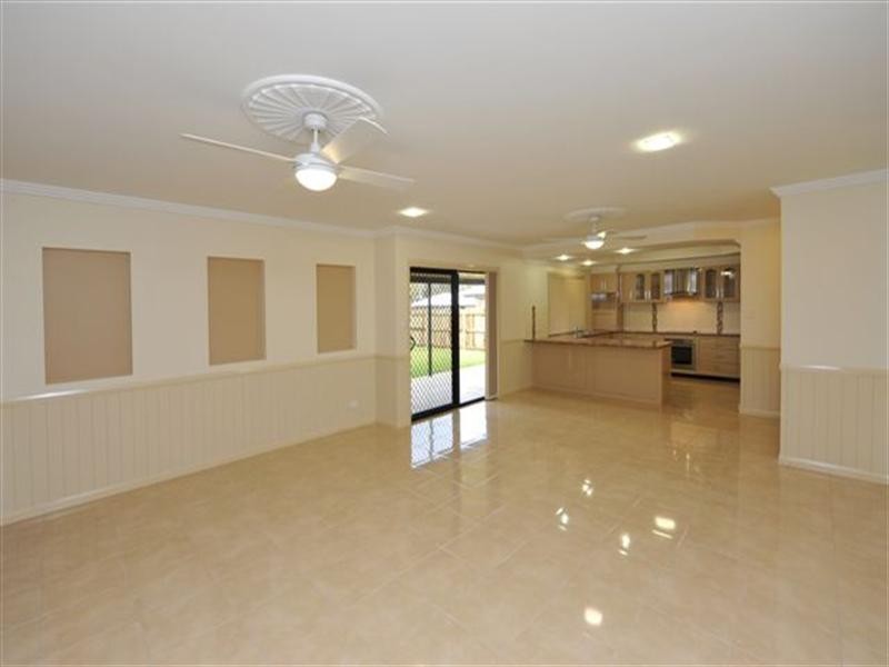 8 Graves Drive, Kearneys Spring QLD 4350